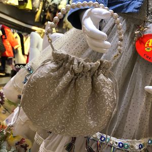 Koti – robe en jean spécial gheri avec sac, robe en jean pour fille de 4 à 9 ans - Product Image 2