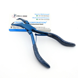 Alicates de eliminación de extensiones de pelo personalizados Anillo de eliminación de cuentas de pelo de acero inoxidable de grado quirúrgico ligero en ángulo ergonómico - Product Image 1