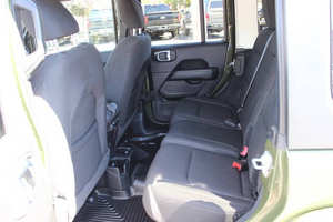 Usado 2023 Je * EP Wrangler Sahara - Product Image 3