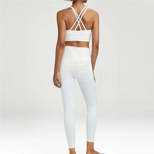 Conjunto de Yoga sin Costuras para Mujer, Leggings y Top Corto Elásticos y Elegantes, Ideales para Entrenamiento Diario y Yoga - Product Image 5