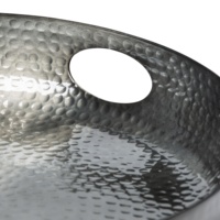 Plateau de service contemporain en aluminium noir brillant avec poignées, idéal pour la décoration de Noël, la décoration intérieure et les mariages