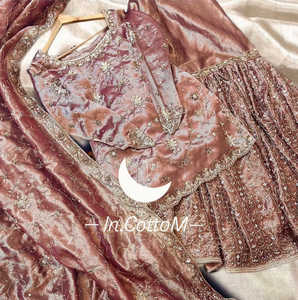 Conjunto de Kurta Sharara de Seda Chinon con Dupatta, Diseño de Seda Chinon con Bordado de Lentejuelas, Top y Sharara con Dupatta - Product Image 3