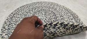 Alfombra de yute redonda tejida a mano gris y beige con patrón en zigzag alfombra de fibra natural ecológica perfecta para la decoración moderna del hogar - Product Image 1