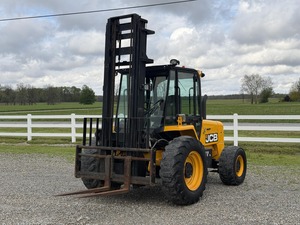 Chariot élévateur diesel JCB 930 en bon état, capacité 3 tonnes, contrepoids, pour manutention de matériaux en entrepôt - Product Image 1