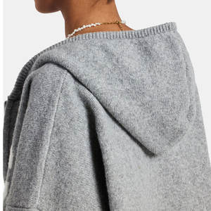 Survêtement élégant à fermeture éclair avec un design ajusté et un survêtement à fermeture éclair en tissu doux - Product Image 6