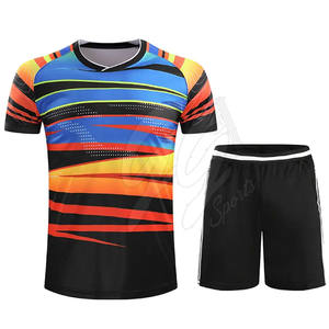 Ropa deportiva Uniforme de voleibol para hombre Uniforme de voleibol transpirable ligero en MOQ bajo Hecho en Pakistán - Product Image 1