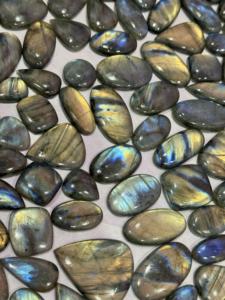 Lote al por mayor de cabujón de labradorita Natural de alta calidad 100% piedras preciosas sueltas de labradorita Natural para la fabricación de joyas - Product Image 2