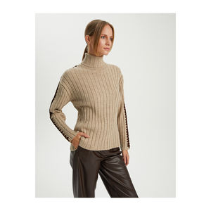 Suéter de Cuello Alto a Rayas con Mangas de Murciélago de Mezcla de Lana para Mujer BGN W24HQ213 - Product Image 4