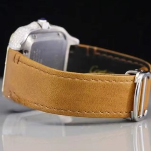 Montre-bracelet en cuir marron de qualité supérieure avec diamant moissanite pour les événements formels de bureau et une utilisation décontractée, disponible à la vente - Product Image 2