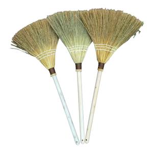 Escoba de Paja al por Mayor con Mango Colorido - Product Image 2