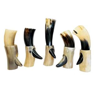 Corne à boire élégante de qualité supérieure, corne à boire authentique pour le vin, le miel, les fêtes, avec support - Product Image 1