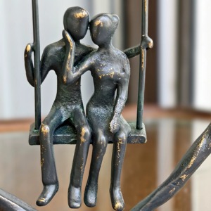 Sculptures de figurines métalliques personnalisables de qualité exceptionnelle, qui rehaussent les environnements grâce à leur caractère audacieux et à leur élégance. - Product Image 5