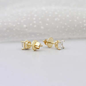 Boucles d'oreilles clous en diamant taille Asscher, à visser, design solitaire élégant - Product Image 3