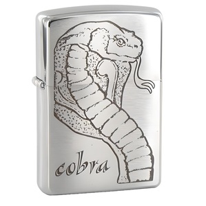Briquet élégant en forme de bateau - Argent brossé, coupe-vent, cadeau unique, inspiré de l'art du tatouage, accessoire religieux ou de mode - Product Image 3