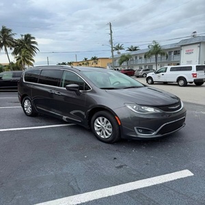 Chrysler Pacifica Touring L 2018 de Moda - Product Image 1