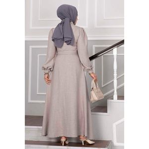 Crema de vestido Hijab detallada perla - Product Image 4