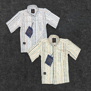 Vente en gros de chemises à manches courtes pour garçons avec impression numérique et une poche poitrine - Product Image 1