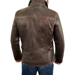 Fabriqué en cuir durable, cette veste pour homme offre une élégance robuste avec un équilibre parfait entre confort et style, facile à porter. - Product Image 4