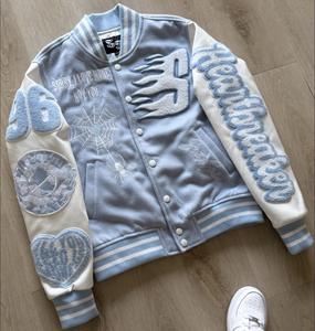 เสื้อแจ็คเก็ตวาร์ซิตี้ผ้าขนสัตว์หนาสำหรับผู้ชาย แบบกำหนดเอง พร้อมลายปักและแขนเสื้อสไตล์หนัง - Product Image 5