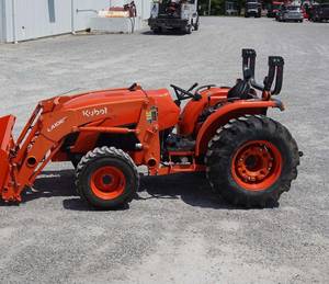 Tracteur à chenilles Kubota MX6000 LA106 d'occasion pas cher 2022 avec chargeur frontal, tracteur utilitaire compact pour la ferme - Product Image 3
