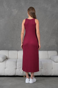 เดรสไหมพรมคอวีสำหรับผู้หญิง ดีไซน์หรูหรา แขนกุด ระบายอากาศได้ดี ผ้าถักคุณภาพสูง รับผลิตตามแบบ (OEM) - Product Image 4