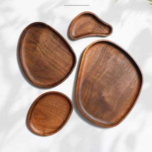 Ensemble de quatre plateaux de service ovales irréguliers en bois d'acacia naturel, plateaux rustiques en bois pour apéritifs et desserts - Product Image 3