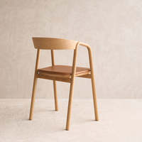 Fauteuil en teck minimaliste, chaise de salle à manger design pour l'hôtellerie de luxe et les intérieurs résidentiels