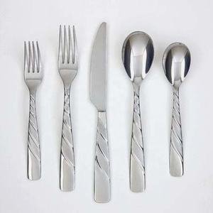 Support Logo personnalisé Portable Cuillère Couteau Fourchette Couverts Élégante Simplicité Argent Plaqué Hôtel Maison Couverts Réutilisables Ensemble - Product Image 1