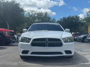 Dodge Charger SE 2013, Volante a la Izquierda, Asientos de Cuero, Transmisión Automática, Techo Panorámico, Cámara Trasera de 360° - Product Image 5