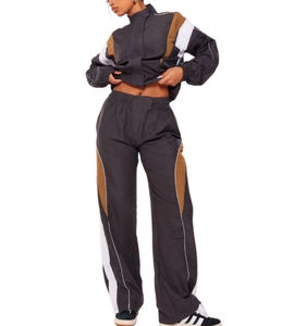 Lightweight Breathable Women Windbreaker Tracksuit 100% Polyester Quickdry Zipper Tracksuit Customised Logo - Product Image 3