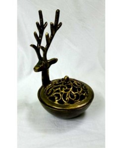 Brûleur d'encens en métal porte-encens en laiton antique de conception de renne pour la maison et l'usage décoratif religieux brûleur d'encens en laiton - Product Image 2