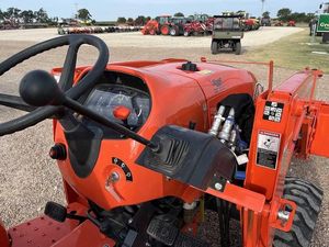 Tractor diésel compacto Kubota disponible para venta usada, en stock, entrega rápida, mejor precio, equipo agrícola. - Product Image 5