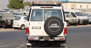 Meilleure offre LandCruiserS 70 2016 |   Moteur diesel turbo 4.5 |   RHD 5 portes |   Option complète |   SUV 4x4 propre et bien entretenu - Product Image 6