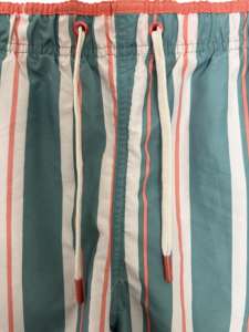 Shorts de bain OEM pour hommes en sergé rayé 100 % polyester respirant, séchage rapide, anti-plis, taille mi-haute vintage avec cordon de serrage - Product Image 4