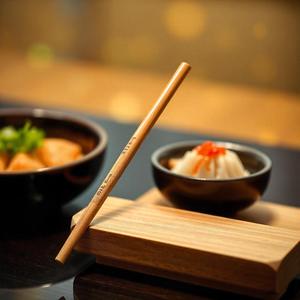 Ensemble de baguettes en bambou écologiques, fabriquées à la main, réutilisables, légères et parfaites pour la cuisine domestique ou les repas asiatiques authentiques - Product Image 6