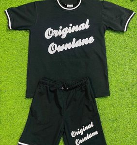 Conjunto de pantalones cortos cortavientos unisex personalizados al por mayor para hombre, chándales transpirables cortos de nailon de color hechos a medida para hombre - Product Image 4