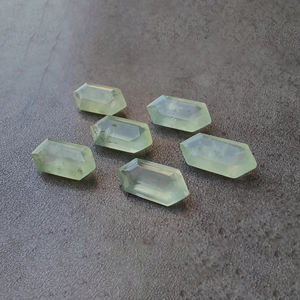 อัญมณีพรีไนต์ธรรมชาติคุณภาพสูงเจียระไนเหลี่ยมเพชรพลอยเหลี่ยมขนาดใหญ่ทรงหกเหลี่ยมสีเขียวปรับใช้ได้ทุกขนาดขายส่ง - Product Image 3