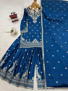 Ensemble de costume en soie Chinon fabriqué à la main de qualité supérieure | Top brodé de luxe, Plazo & Lace Dupatta | Readymade jusqu'à la taille XXL - Product Image 5