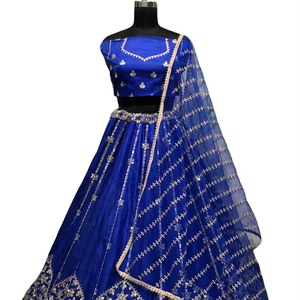 Niñas de alta calidad Lehenga Choli estilo Bollywood bordado pesado y trabajo múltiple hecho de seda y rayón para boda - Product Image 1