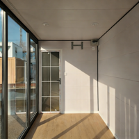 Cabine de luxe 20 pieds à double couche, maison préfabriquée intégrée, conteneur préfabriqué adapté au bureau ou à l'habitation