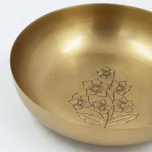 Tazón de metal clásico para mesa hecho a mano con diseños florales para un atractivo atemporal disponible en cantidad a granel - Product Image 6