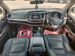 Toyota Highlander 2023 d'occasion - Product Image 6