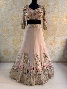 Conjunto Premium de Lehenga Choli de Georgette Sintética con Lentejuelas y Bordados de Cuatro Metros, Blusa de Lona Cancan, Dupatta Larga hasta el Suelo, Estilo Bollywood - Product Image 2