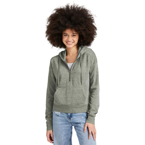 Sudadera con capucha gris ligera para mujer, jersey de media cremallera a la moda para invierno, logotipo impreso en capas en la parte delantera - Product Image 2