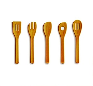 Juego de Cucharas para Servir Ensalada Recubiertas de Resina Hechas a Mano, Ecológicas, Aptas para Lavavajillas, 11 Pulgadas, Utensilios Modernos para Ensalada, Cocina Casera, Hechas en India - Product Image 6