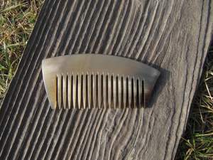 Peine de Cuerno Natural Ecológico Hecho a Mano con Tallado Calado, Accesorio de Moda Premium para un Cabello Saludable y Masaje del Cuero Cabelludo - Product Image 6