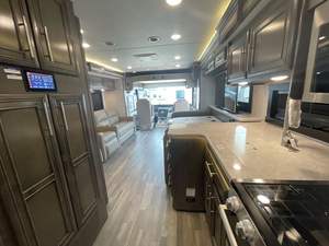 Camping-car de classe A Jaycoo Precept 36C d'occasion 2024 2025 à vendre - Product Image 4