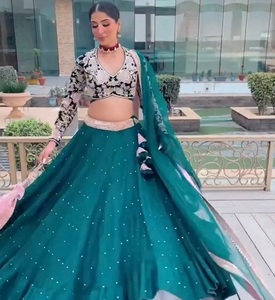Traje de fiesta de diseñador indio Lehenga Choli Dupatta bordado de terciopelo Viscos de alta calidad superventas - Product Image 1