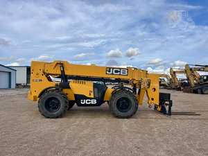 Téléhandler compact JCB 525-60 avec une capacité nominale de 90 tonnes et une hauteur de levage de 60 m - Product Image 5