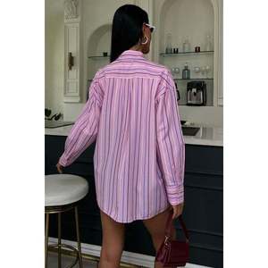 เสื้อเชิ้ตผ้าป๊อปลินลายทางสีชมพูลำลอง 3451 - Product Image 2